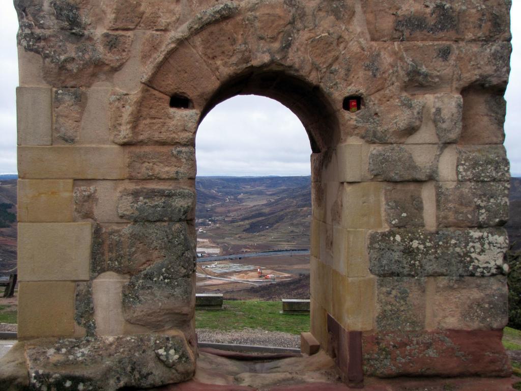 Hostal Nicolas Medinaceli Bagian luar foto